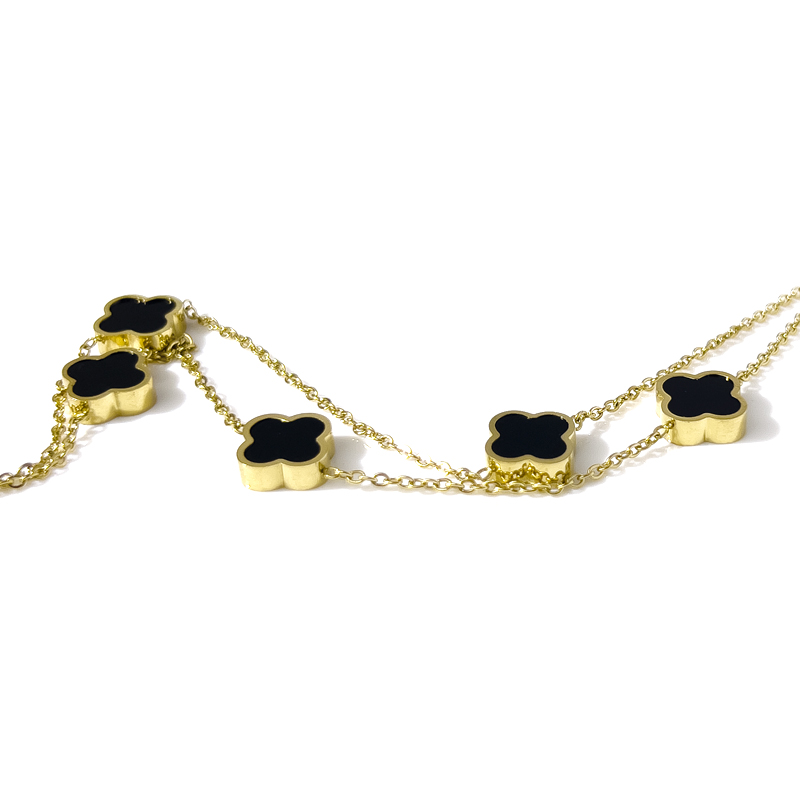 Second image of Plum blossom four-leaf clover