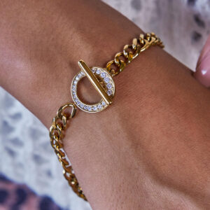 H23de90ce40494ea1967c23dc1cd41d37D