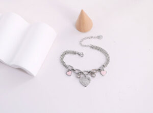 H7acc1e0844df4510bab660f953816d949