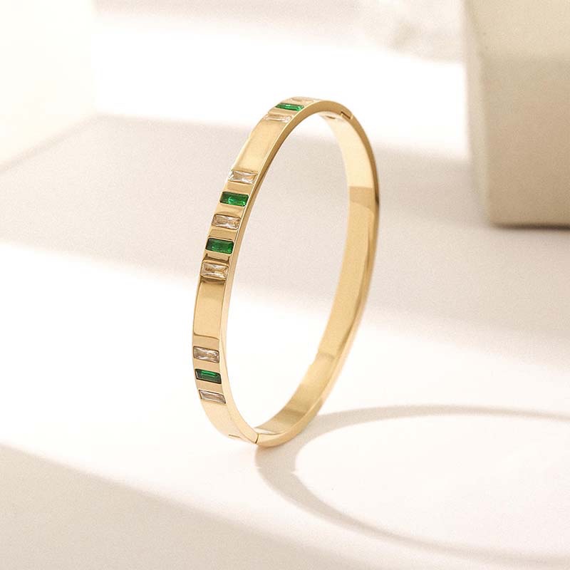 Second image of gold-base green-and-white gemstone mixed thin-band clasp bangle