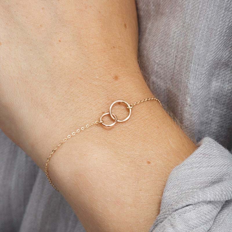 Second image of Textured Double-Ring Thin Chain Bracelet